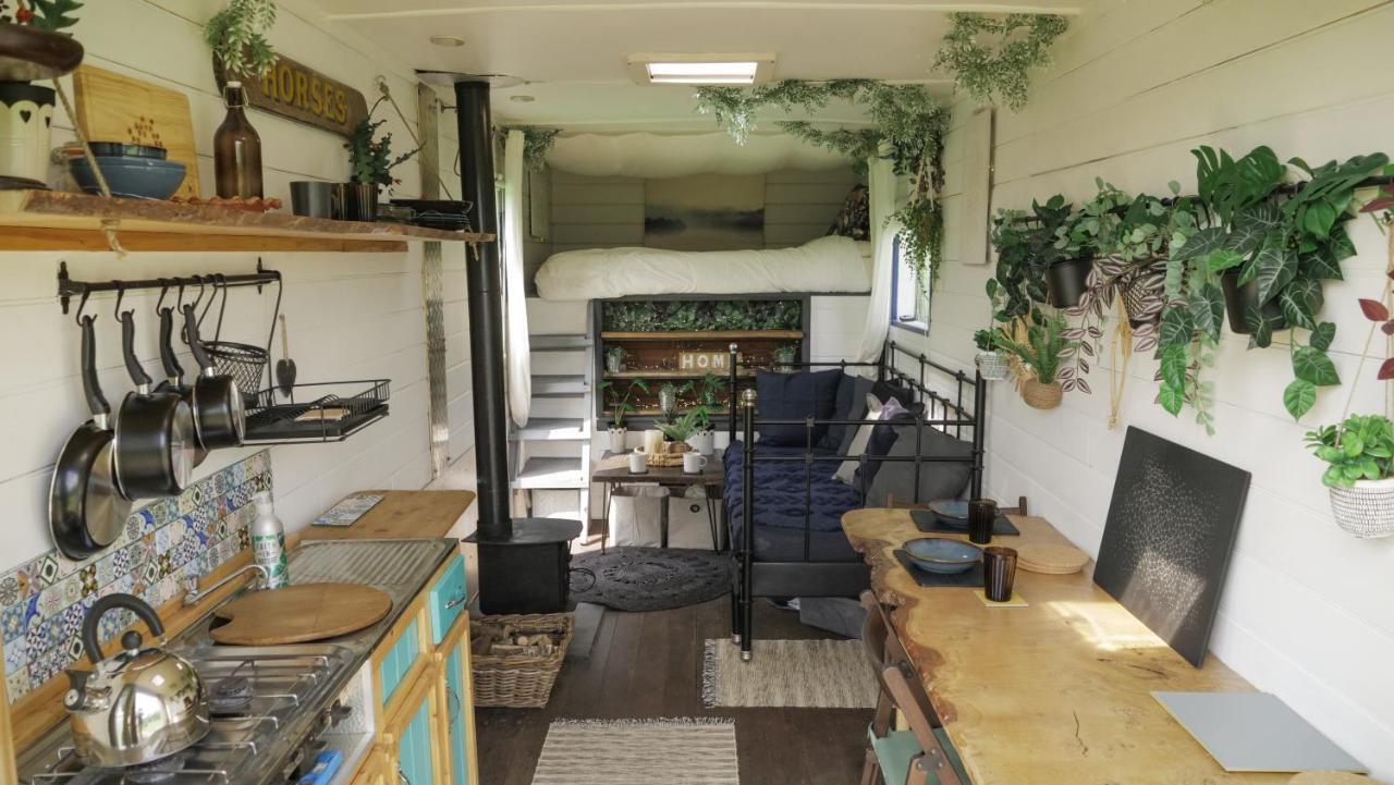 Quirky Vintage Horsebox Conversion With Stunning Views Of Ardingly Reservoir Балкомб Экстерьер фото