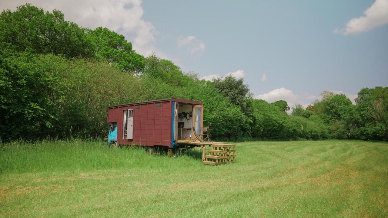 Quirky Vintage Horsebox Conversion With Stunning Views Of Ardingly Reservoir Балкомб Экстерьер фото