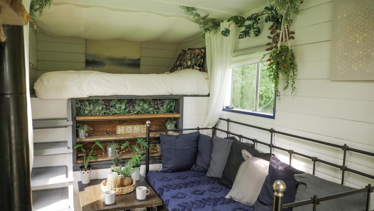 Quirky Vintage Horsebox Conversion With Stunning Views Of Ardingly Reservoir Балкомб Экстерьер фото