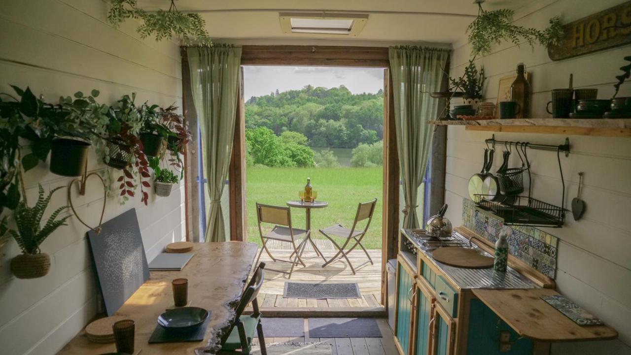 Quirky Vintage Horsebox Conversion With Stunning Views Of Ardingly Reservoir Балкомб Экстерьер фото